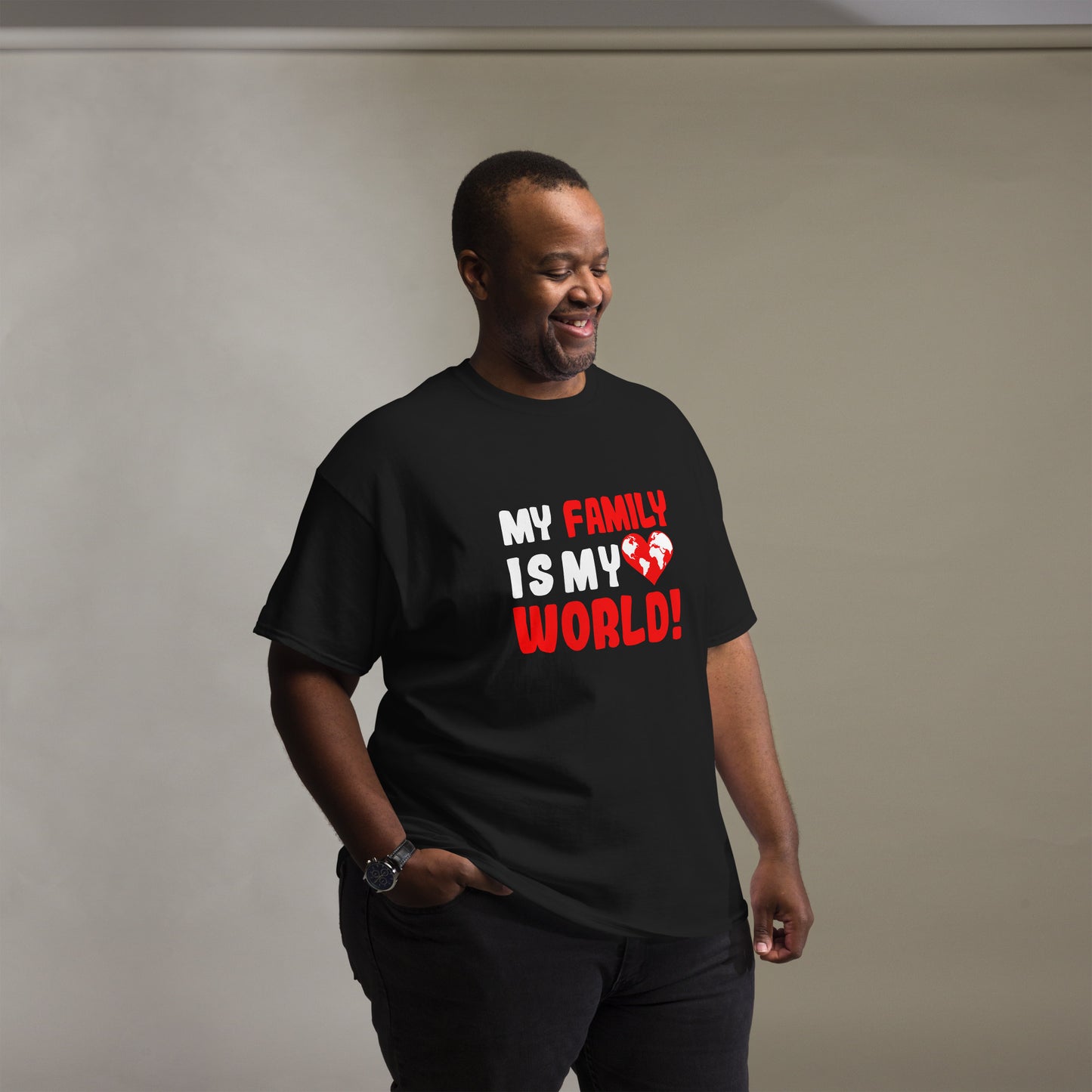 Klassisches Unisex-T-Shirt "My family is my world"